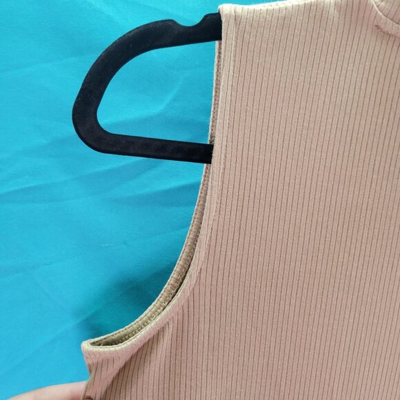 Chicos Ribbed Mock Neck Sleeveless Top Size 0 Beige Womens Casual Chic - Picture 9 of 11